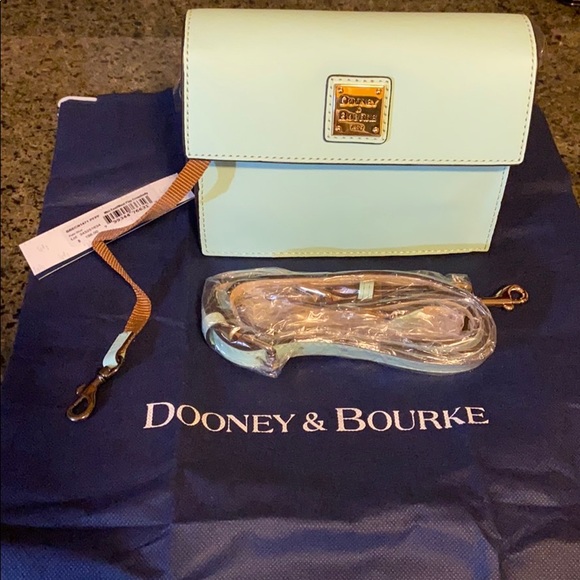 Dooney & Bourke Handbags - 🚫 sold 🚫 dooney & bourke crossbody purse